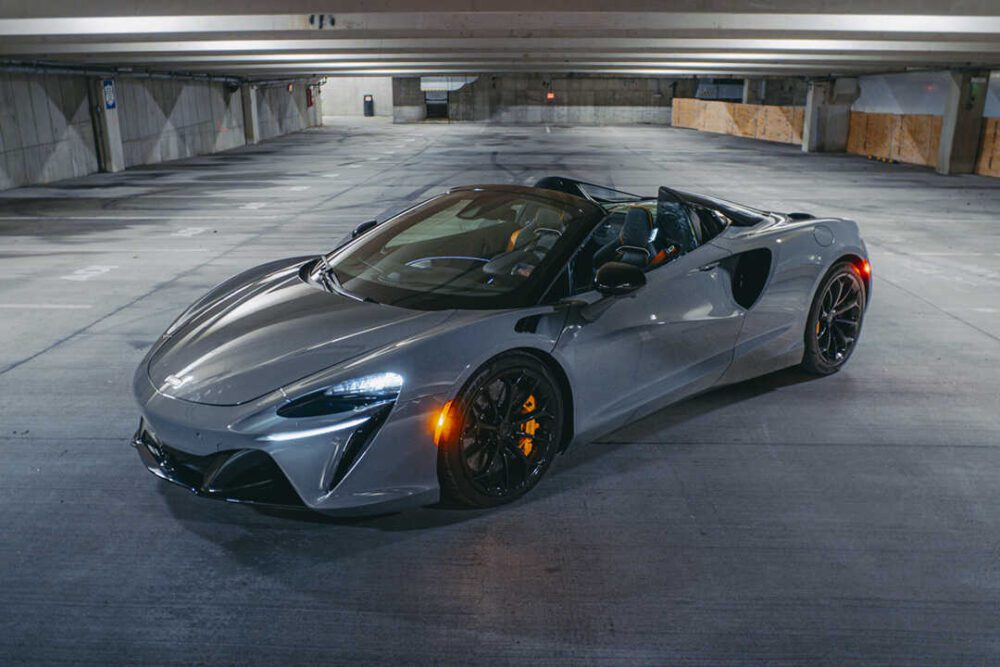 McLaren Artura Spyder