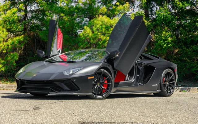 Aventador Black/Red